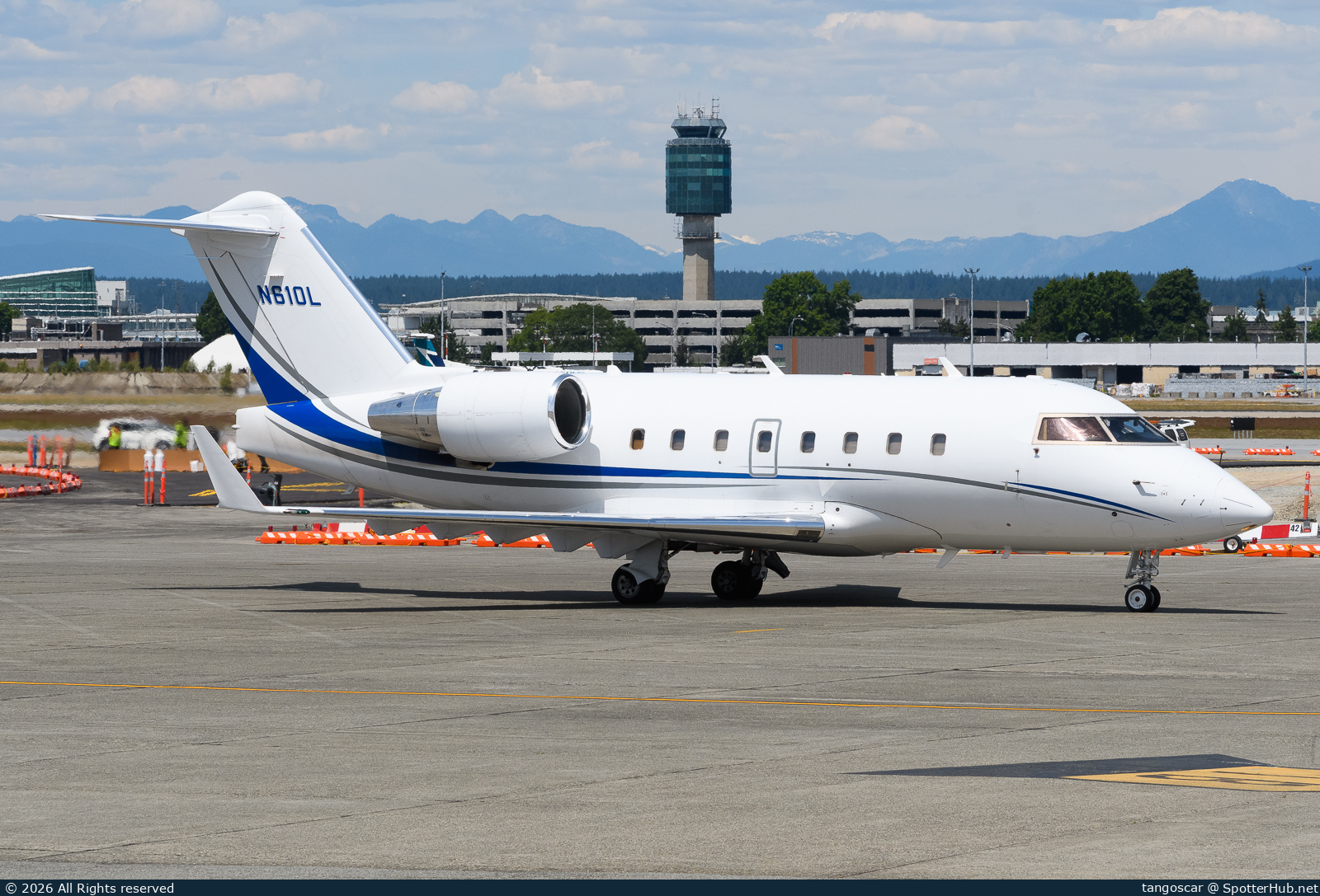 Photo of N610L - Bombardier Challenger 604 operated by Air 7