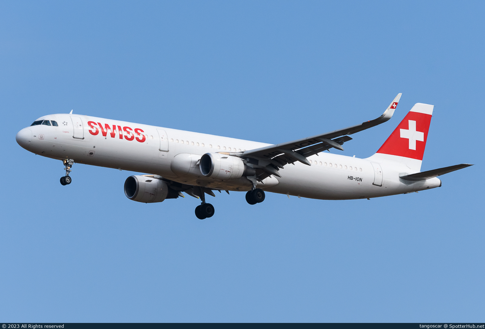 Photo of HB-ION - Airbus A321-212 operated by Swiss International Air Lines