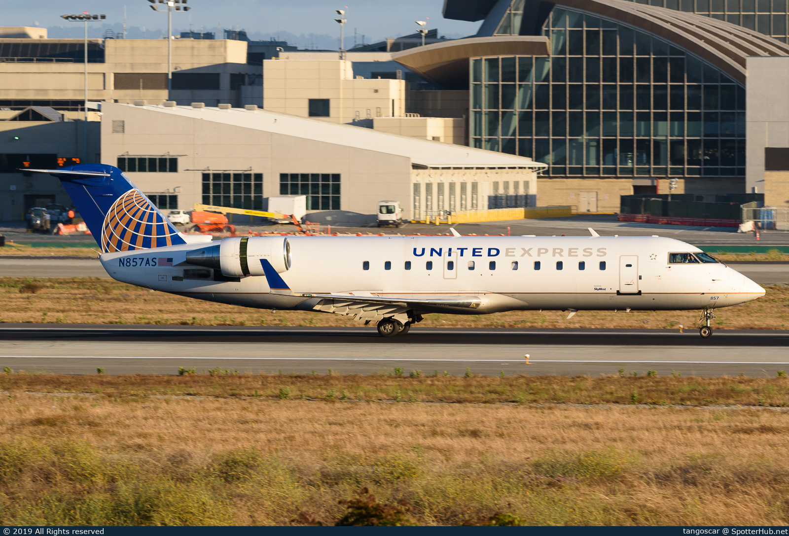 Photo of N857AS - Bombardier CRJ-200LR operated by United Express (opb SkyWest Airlines)
