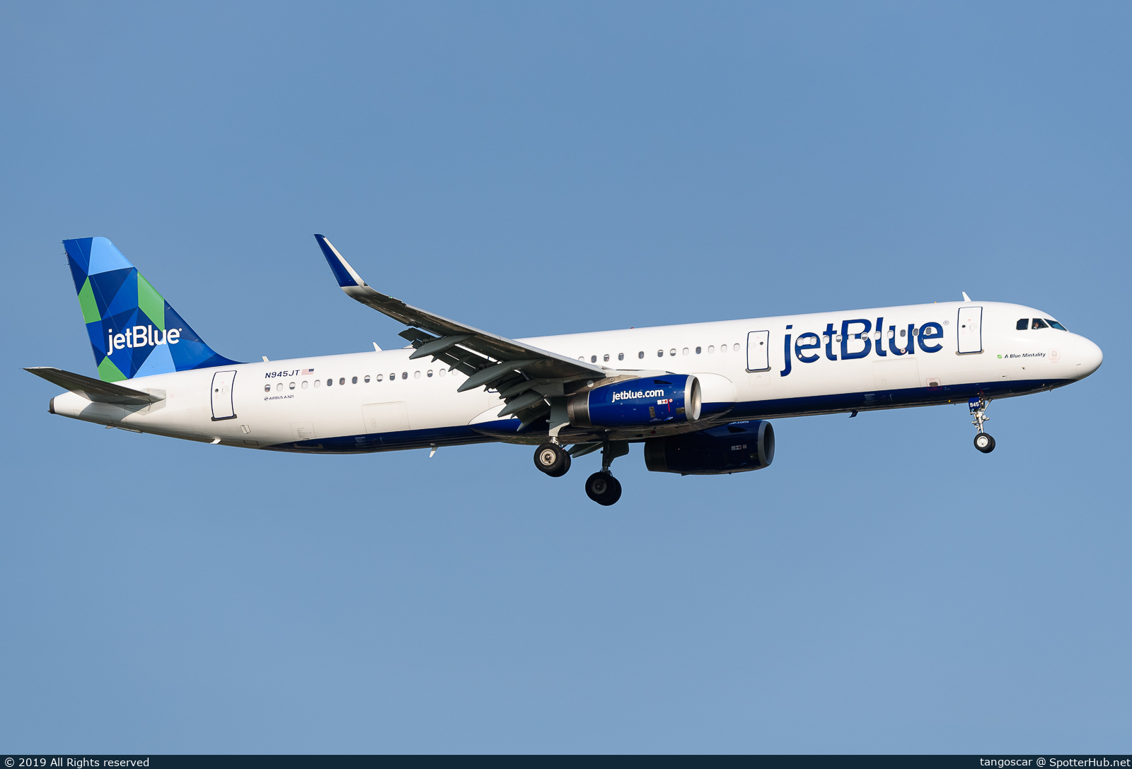 Photo of N945JT - Airbus A321-231 operated by jetBlue Airways