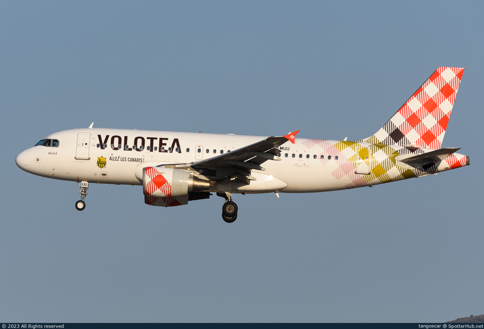 Photo of EC-MUU - Airbus A319-111 operated by Volotea