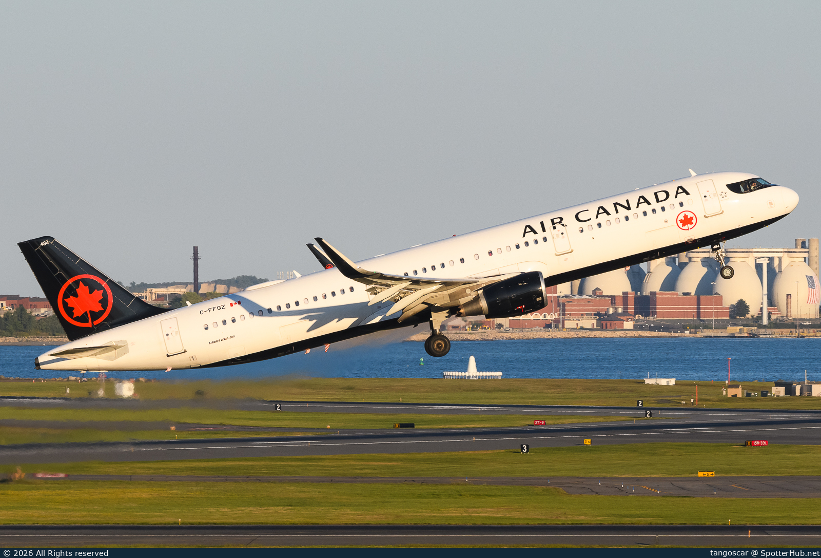 Photo of C-FFGZ - Airbus A321-211 operated by Air Canada