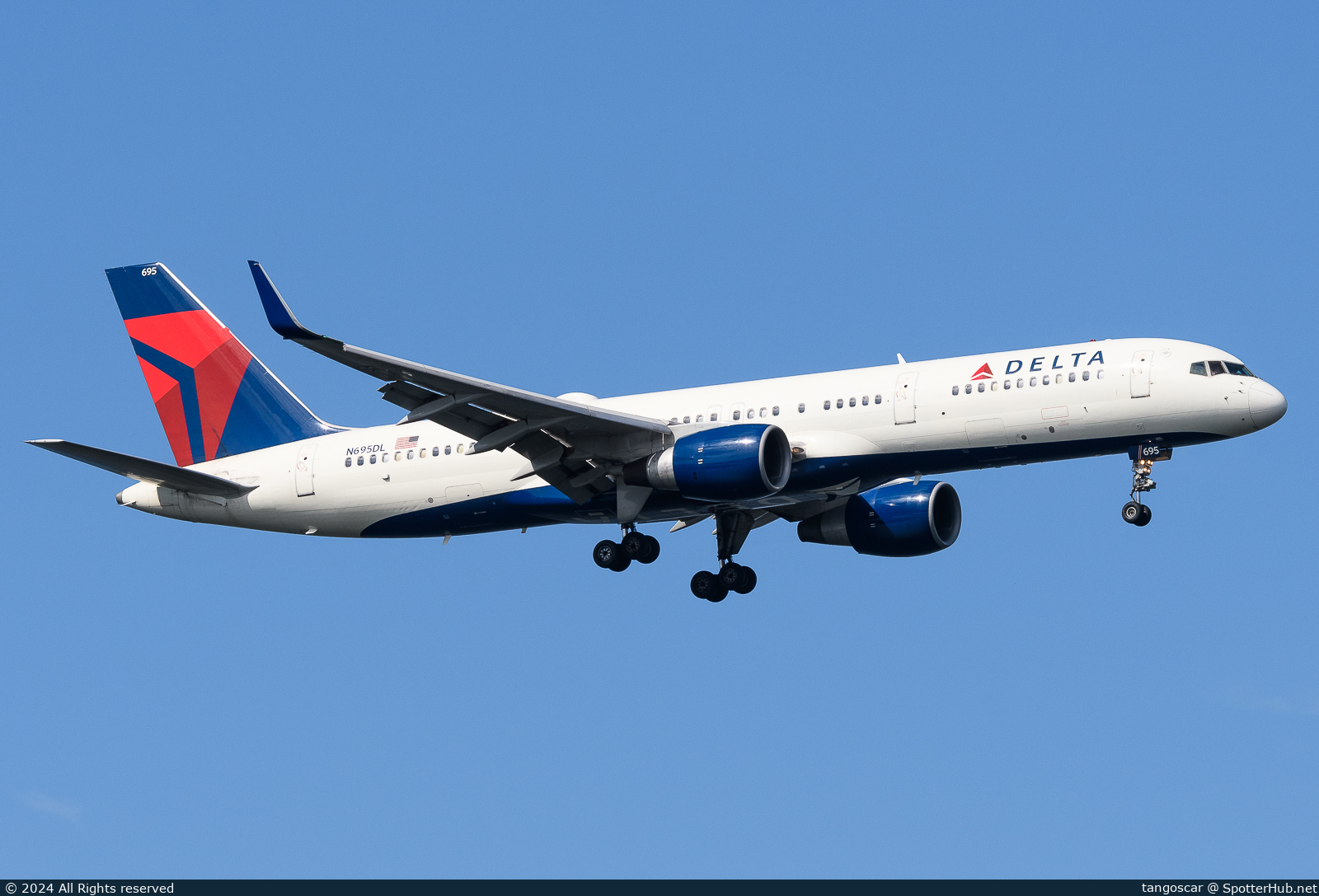 Photo of N695DL - Boeing 757-232 operated by Delta Air Lines