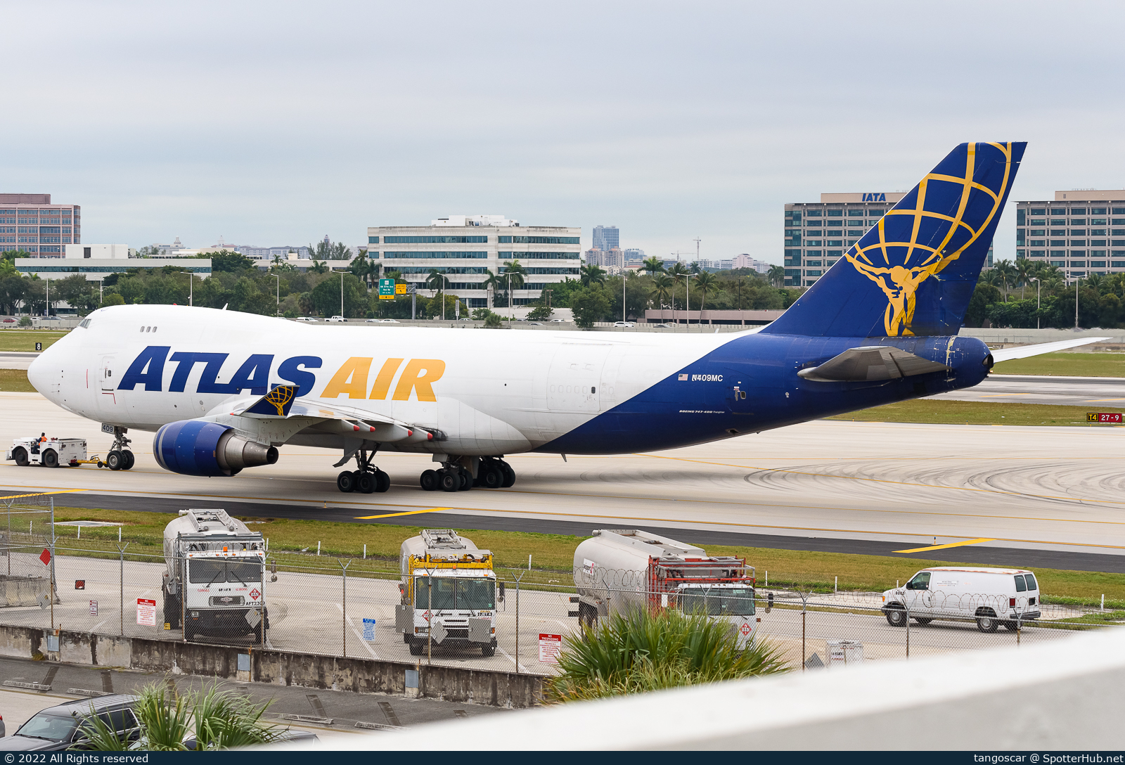 Photo of N409MC - Boeing 747-47UF operated by Atlas Air