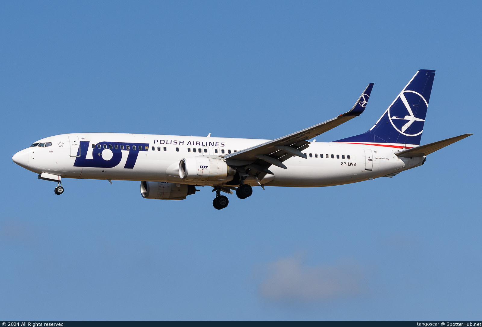 Photo of SP-LWB - Boeing 737-89P operated by LOT Polish Airlines