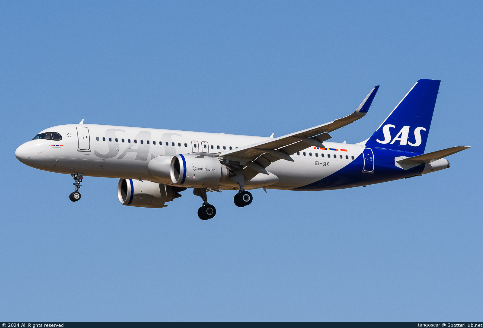 Photo of EI-SIX - Airbus A320-251N operated by SAS Connect