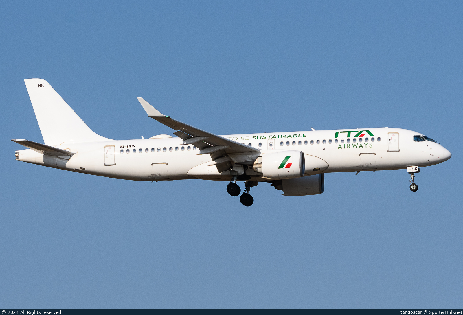 Photo of EI-HHK - Airbus A220-300 operated by ITA Airways