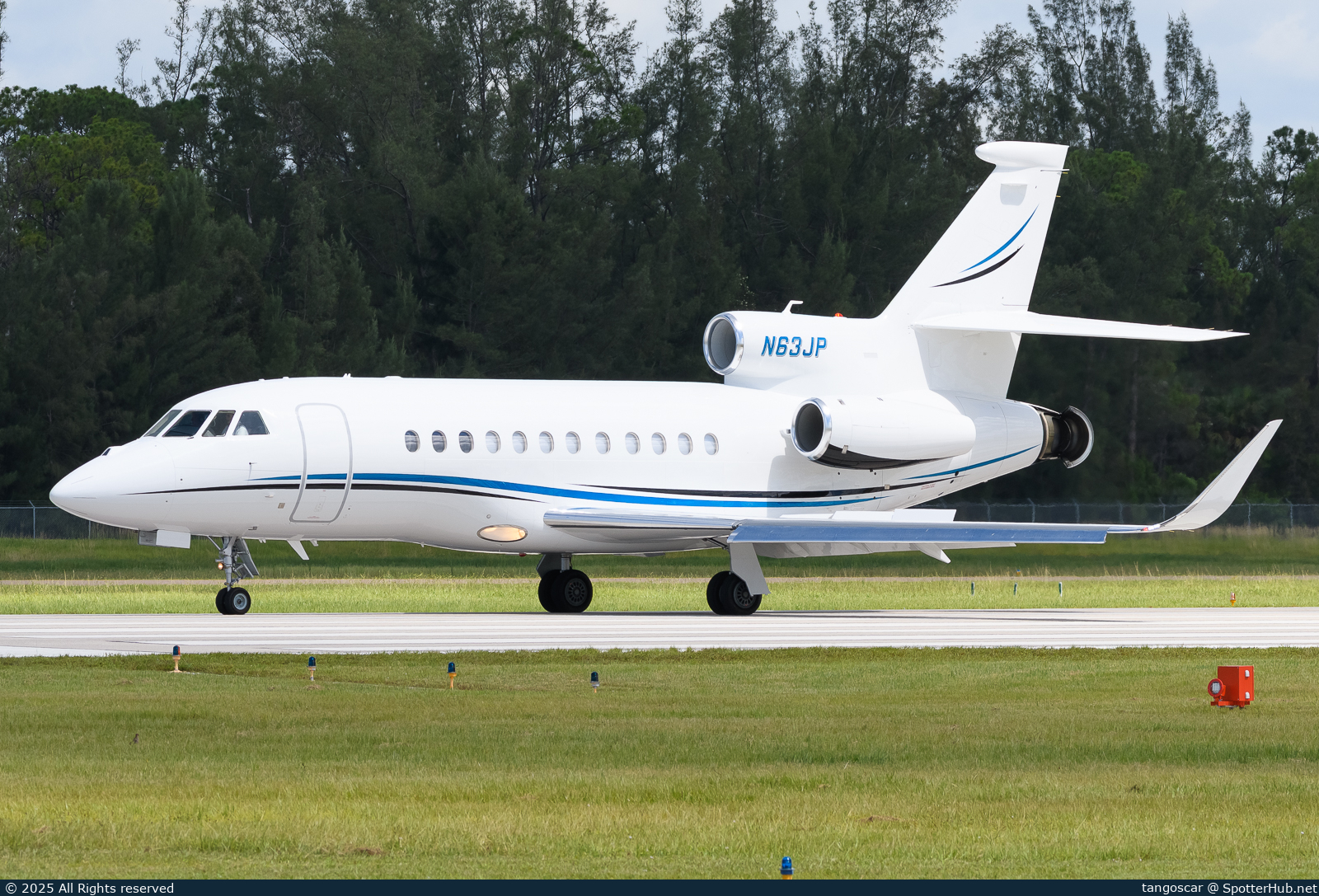 Photo of N63JP - Dassault Falcon 900EX operated by Private