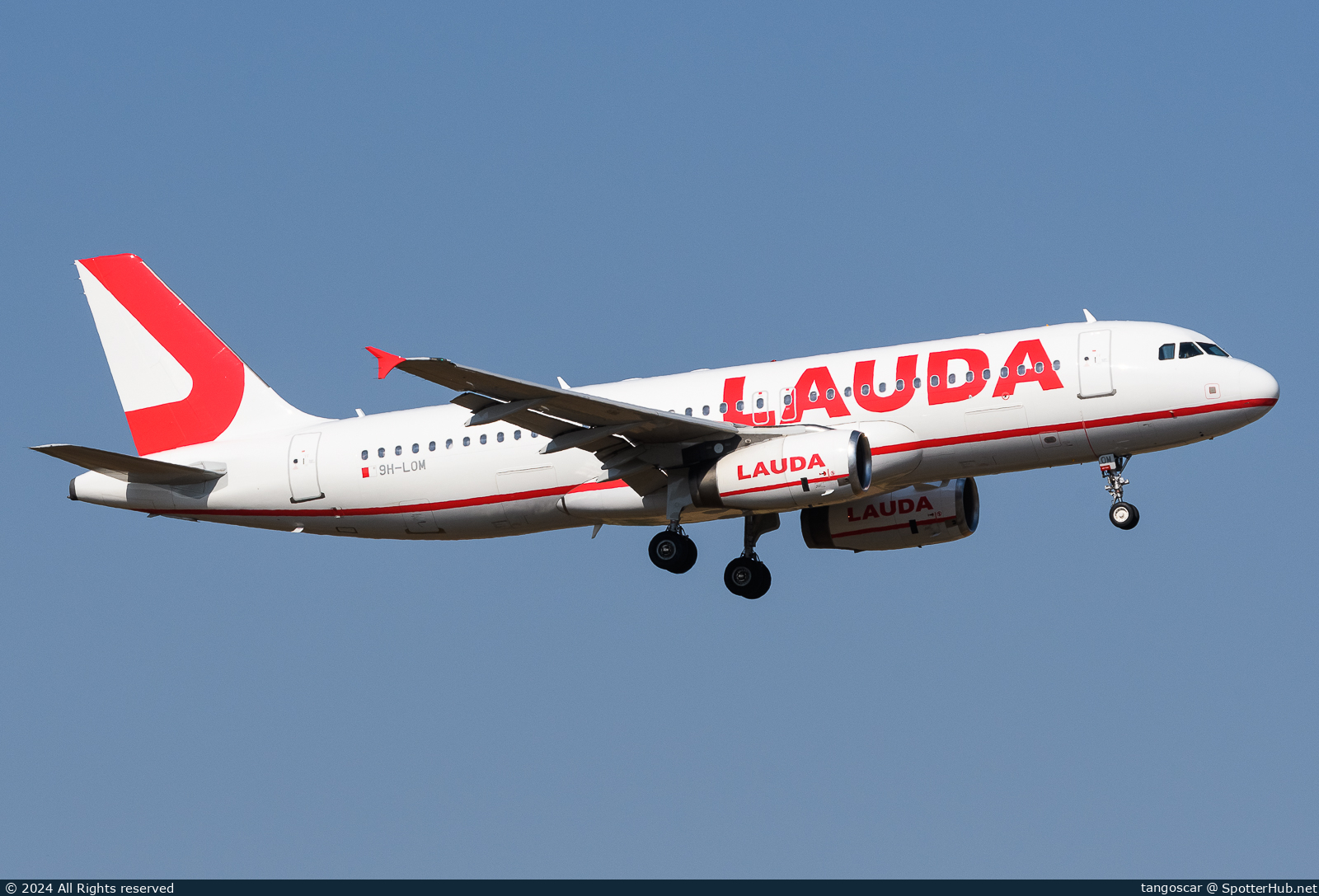 Photo of 9H-LOM - Airbus A320-232 operated by Lauda Europe