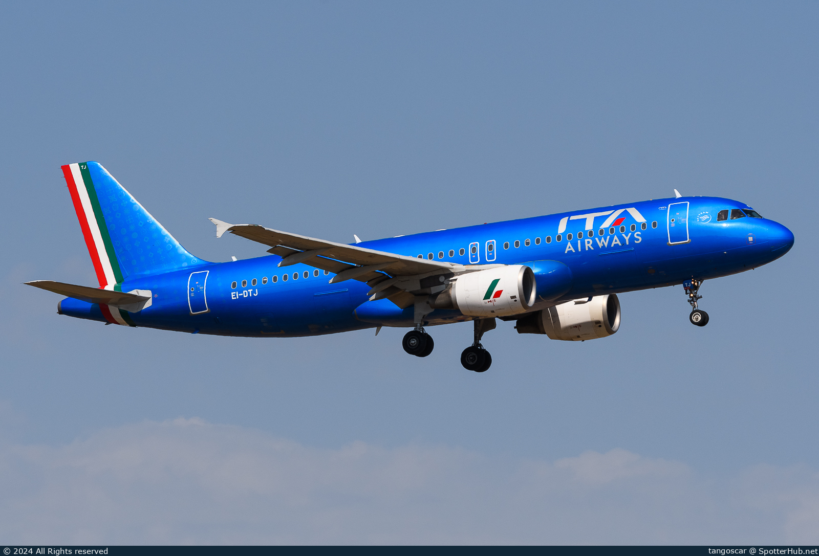 Photo of EI-DTJ - Airbus A320-216 operated by ITA Airways
