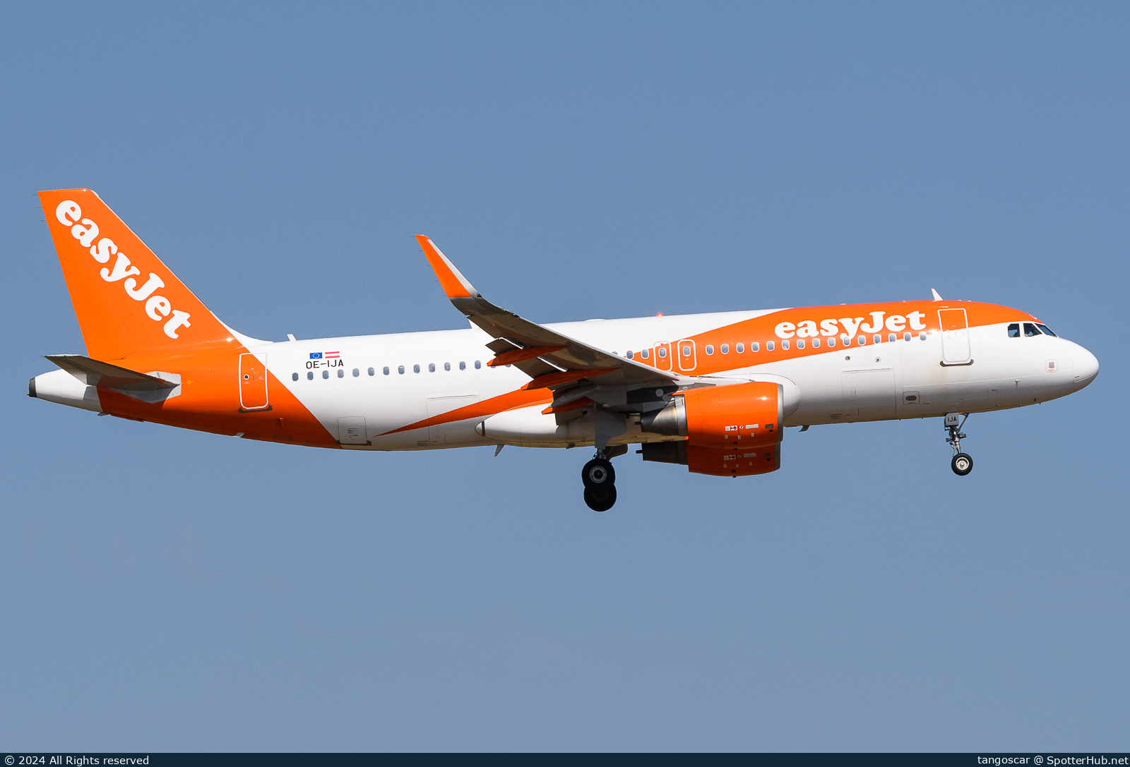 Photo of OE-IJA - Airbus A320-214 operated by easyJet Europe