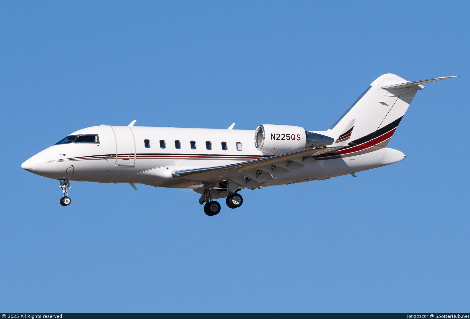 Photo of N225QS - Bombardier Challenger 650 operated by NetJets