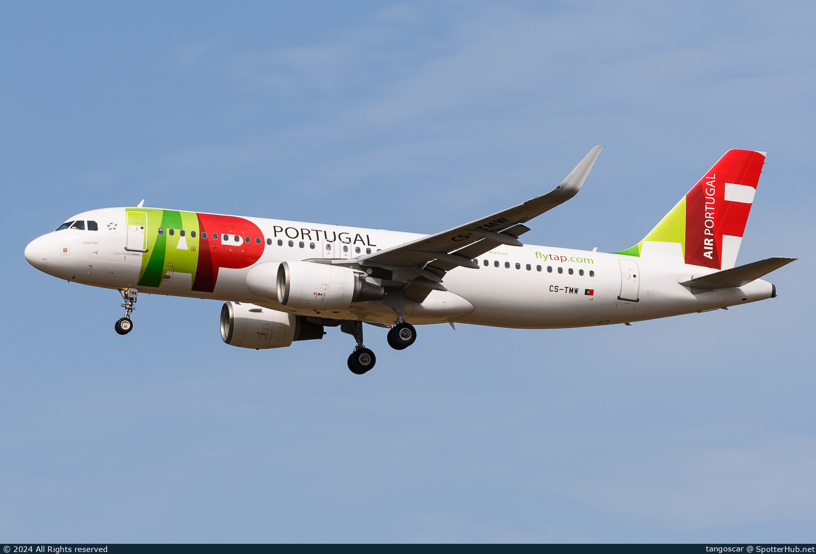 Photo of CS-TMW - Airbus A320-214 operated by TAP Air Portugal