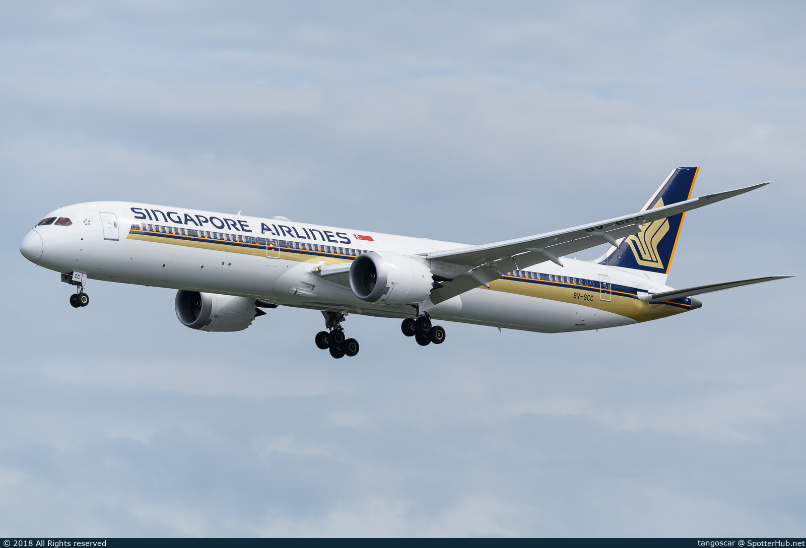 Photo of 9V-SCC - Boeing 787-10 Dreamliner operated by Singapore Airlines