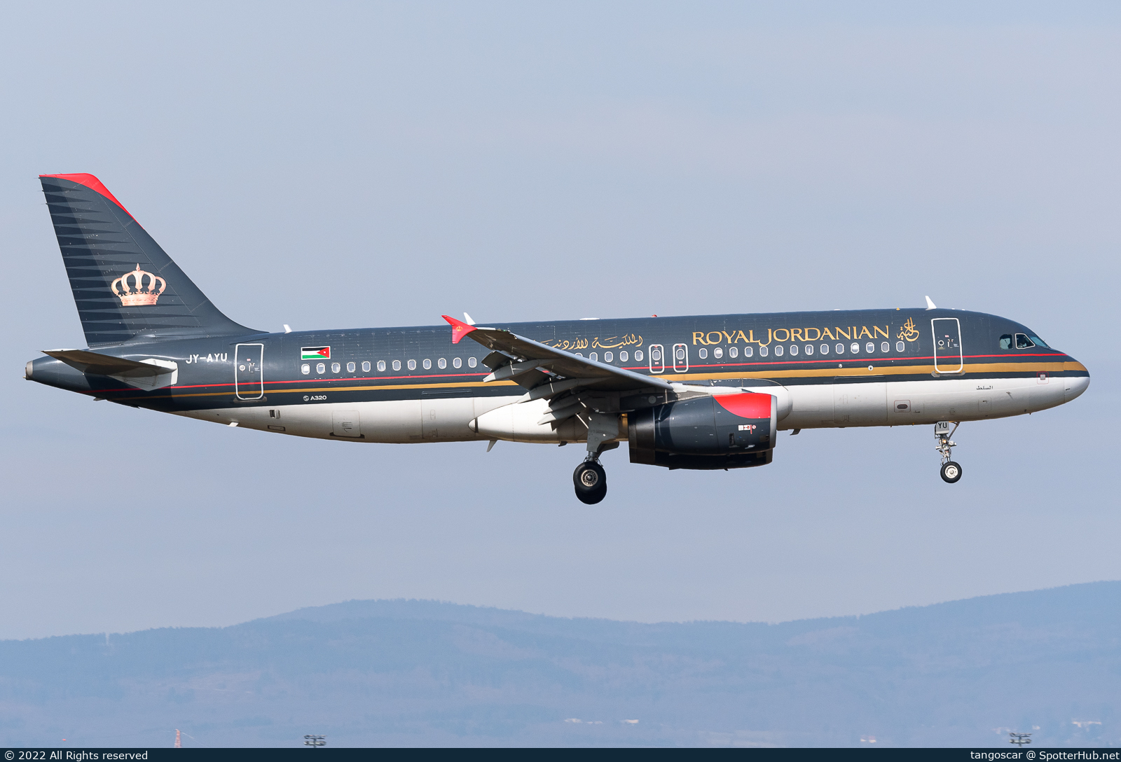 Photo of JY-AYU - Airbus A320-232 operated by Royal Jordanian Airlines