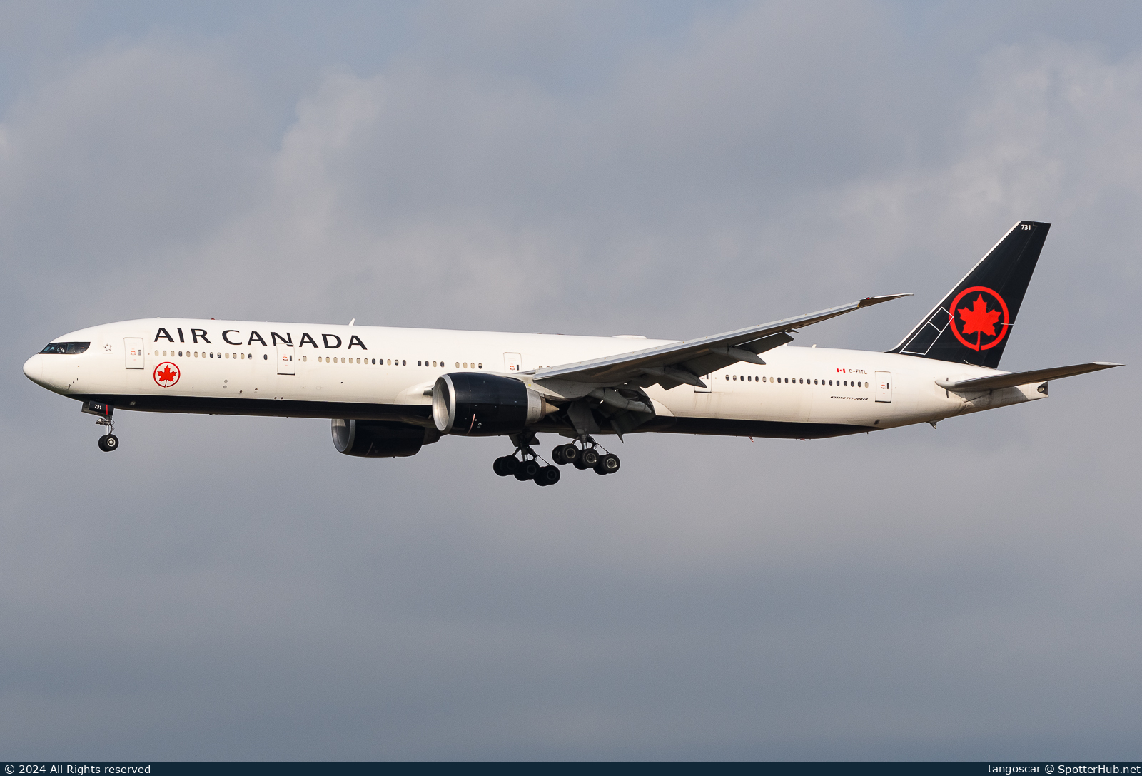Photo of C-FITL - Boeing 777-333(ER) operated by Air Canada