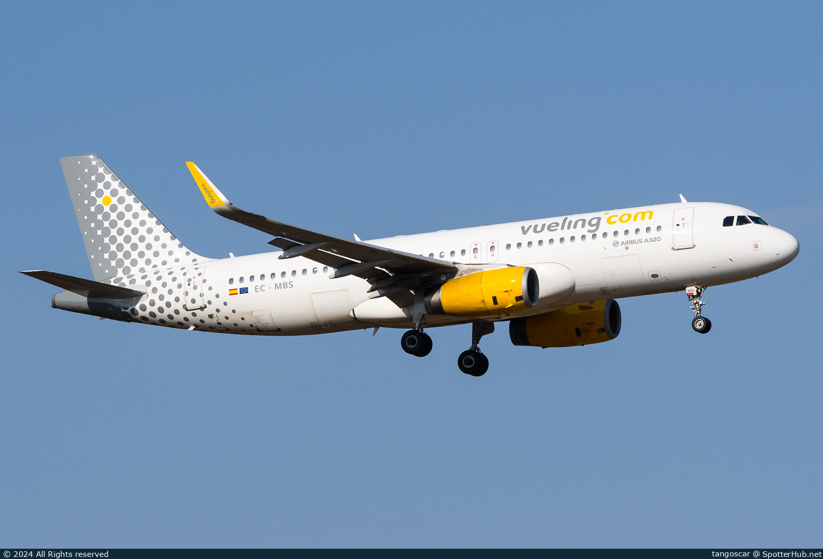 Photo of EC-MBS - Airbus A320-232 operated by Vueling
