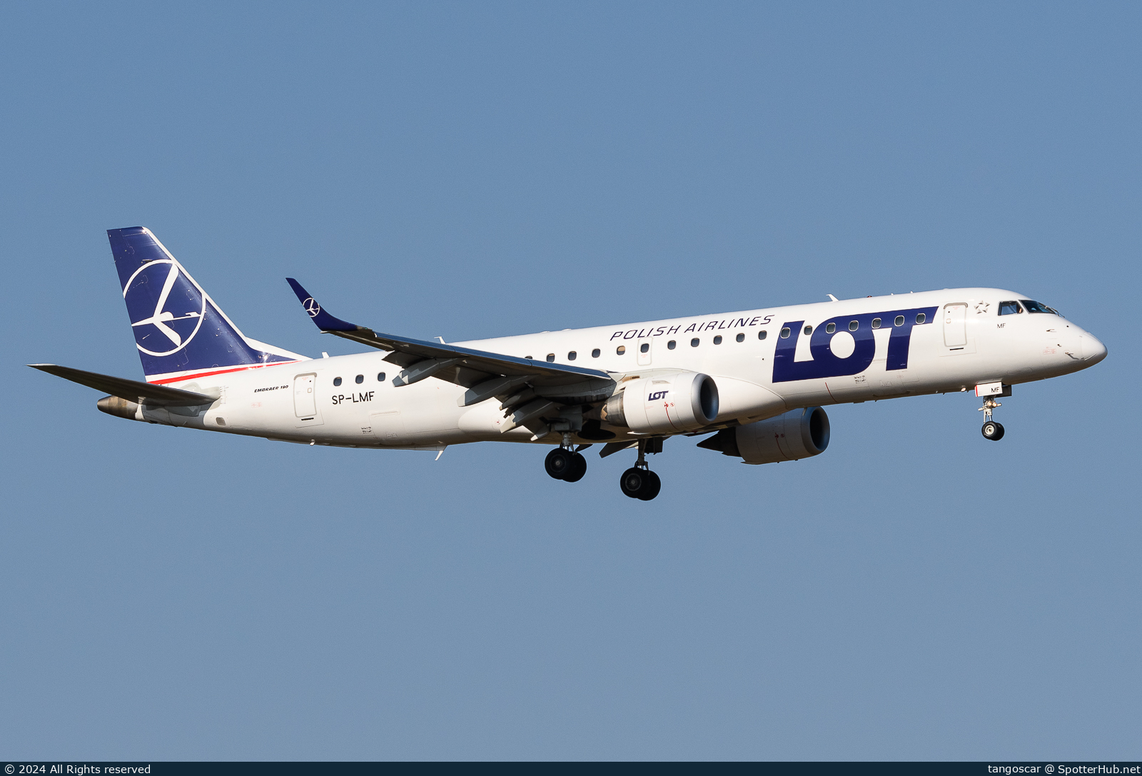 Photo of SP-LMF - Embraer ERJ-190AR operated by LOT Polish Airlines