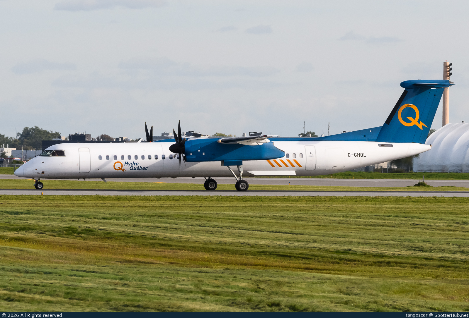 Photo of C-GHQL - Bombardier DHC-8-402 Dash 8 Q400 operated by Hydro Québec