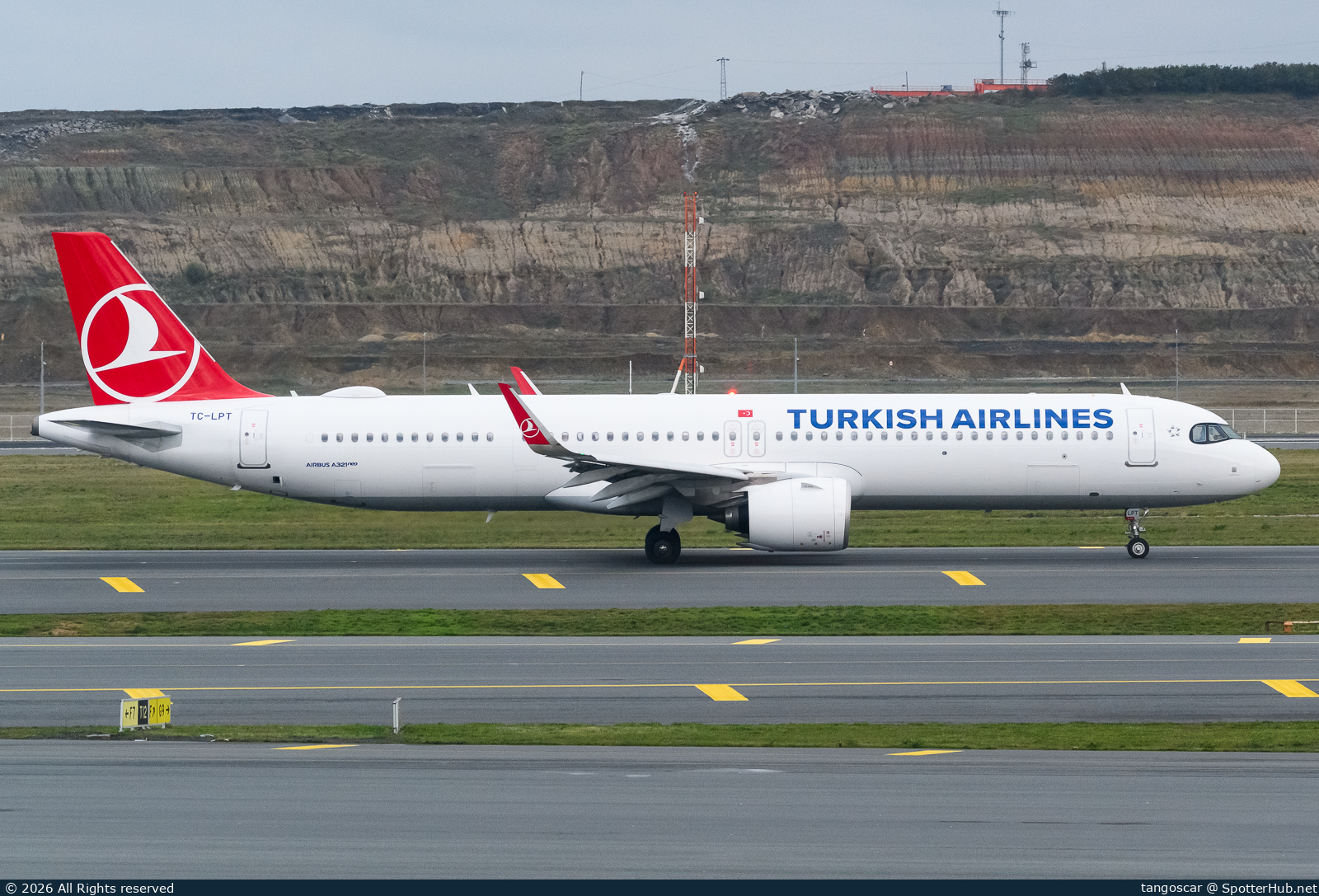 Photo of TC-LPT - Airbus A321-271NX operated by Turkish Airlines