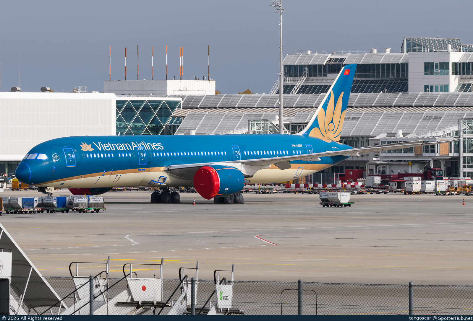Photo of VN-A867 - Boeing 787-9 Dreamliner operated by Vietnam Airlines