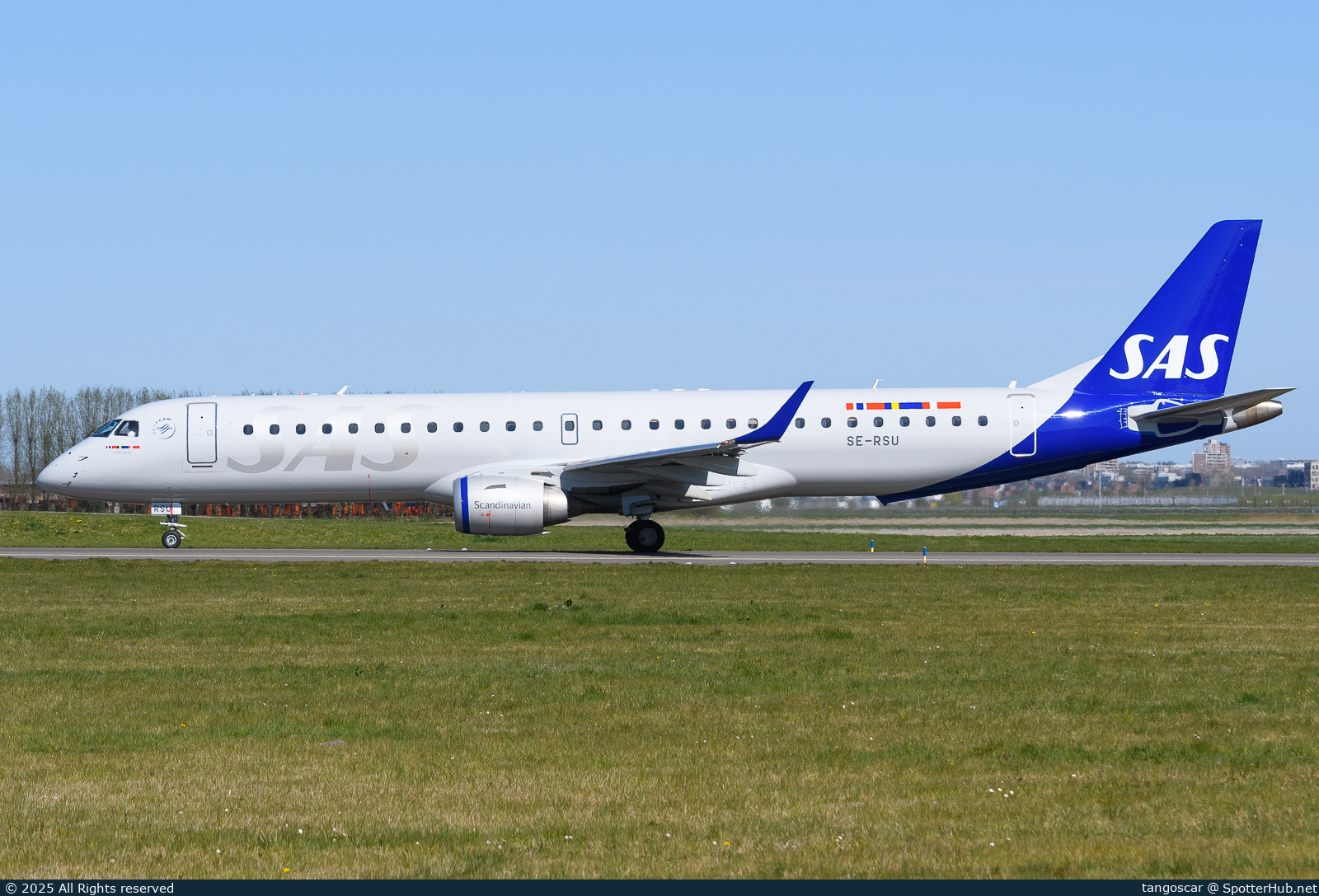 Photo of SE-RSU - Embraer ERJ-195LR operated by SAS Link