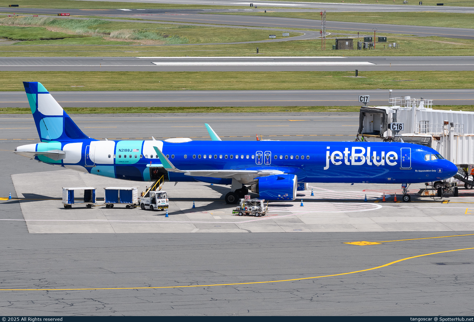 Photo of N2188J - Airbus A321-271NX operated by jetBlue Airways