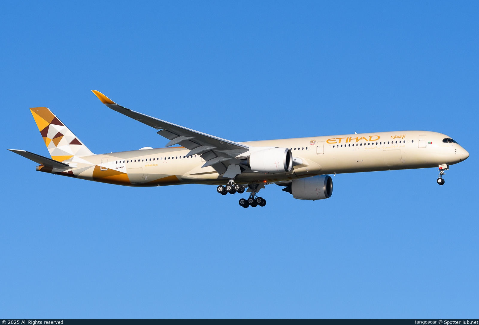 Photo of A6-XWG - Airbus A350-1041 operated by Etihad Airways
