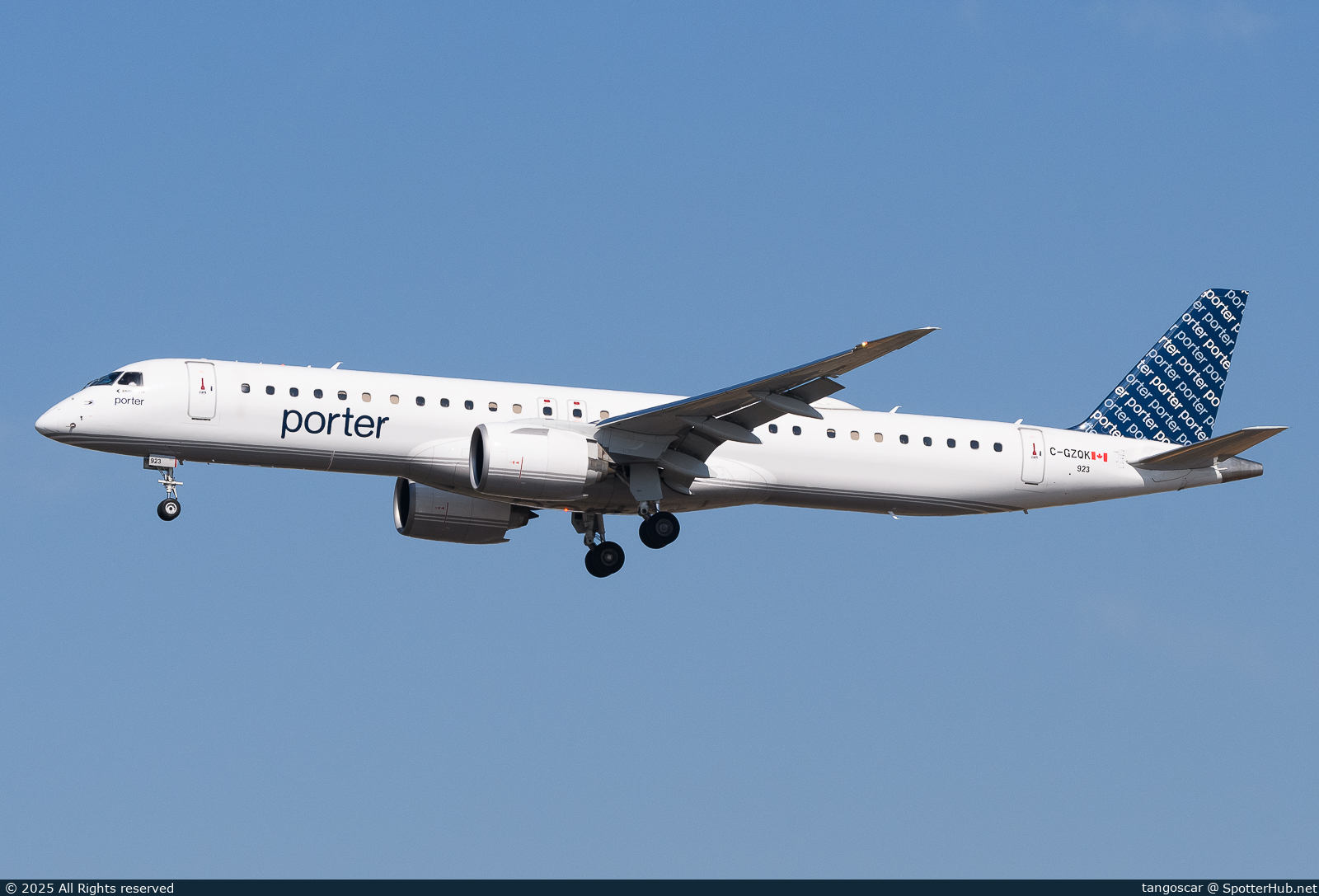 Photo of C-GZQK - Embraer ERJ-195-E2 operated by Porter Airlines