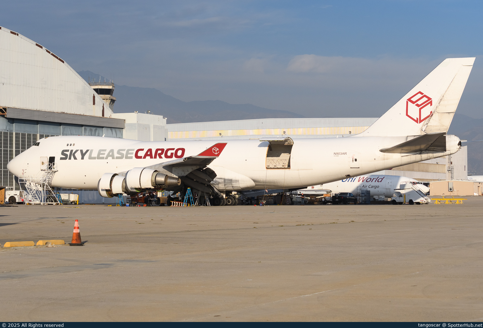 Photo of N903AR - Boeing 747-428F(ER) operated by Sky Lease Cargo
