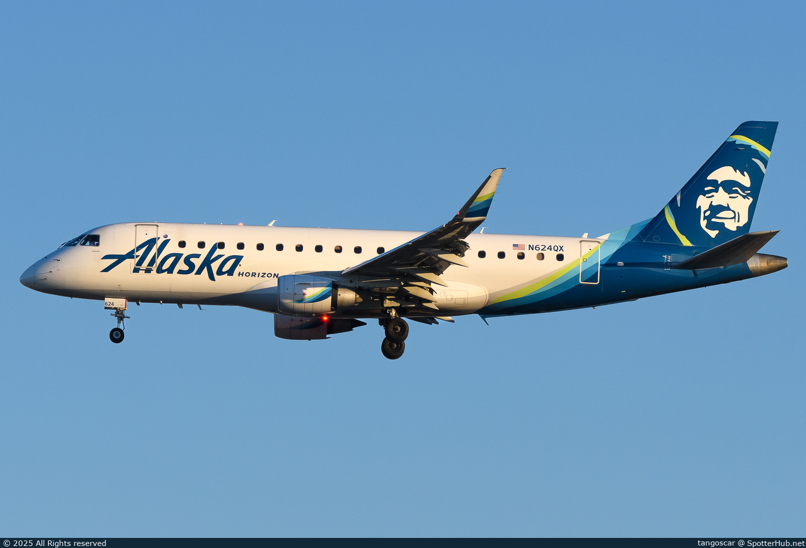 Photo of N624QX - Embraer ERJ-175LR operated by Alaska Airlines (opb Horizon Air)