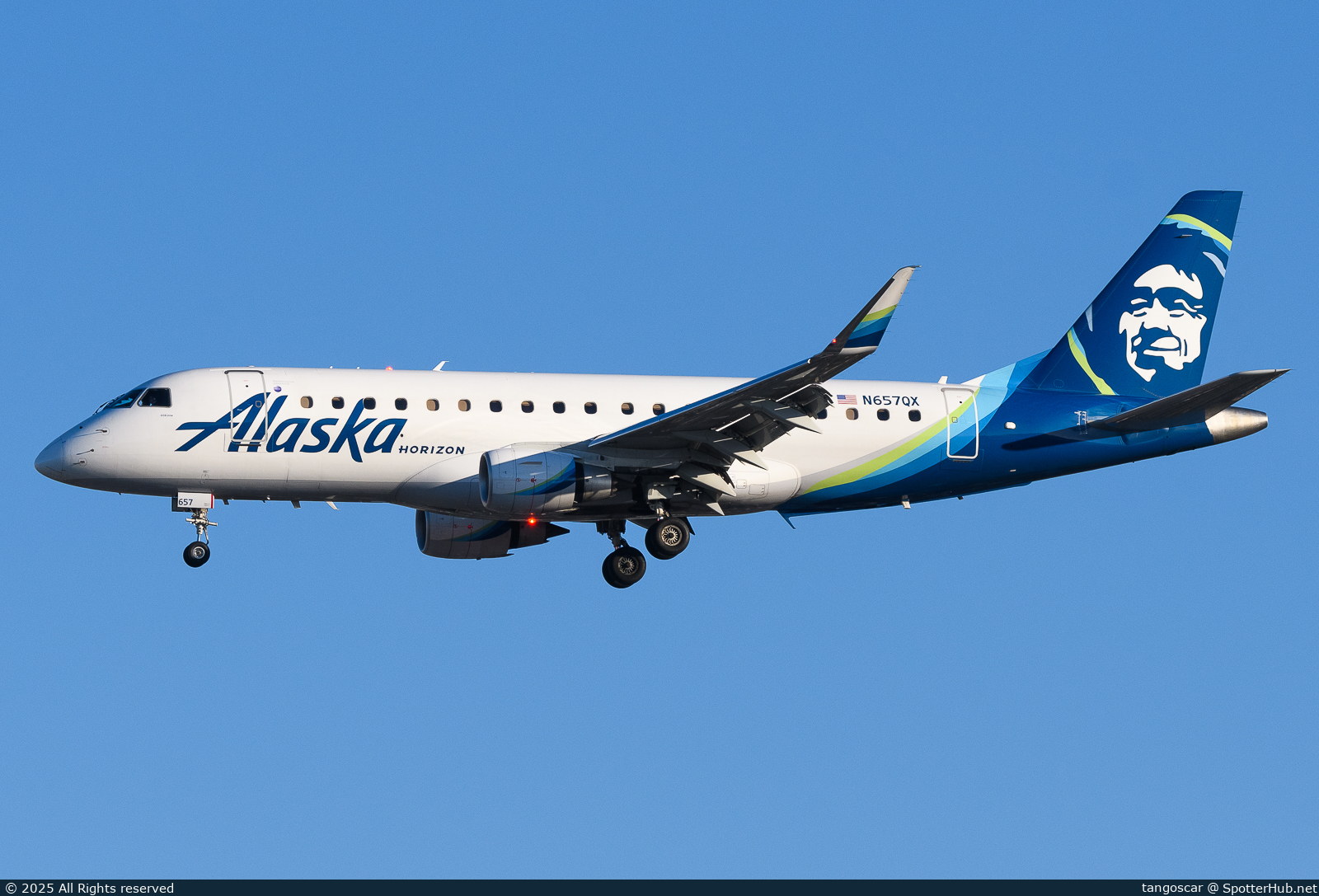 Photo of N657QX - Embraer ERJ-175LR operated by Alaska Airlines (opb Horizon Air)