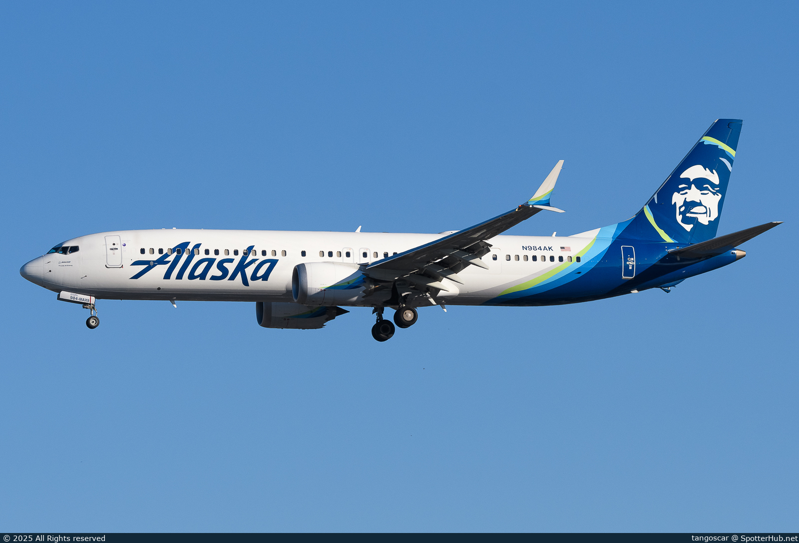 Photo of N984AK - Boeing 737 MAX 9 operated by Alaska Airlines
