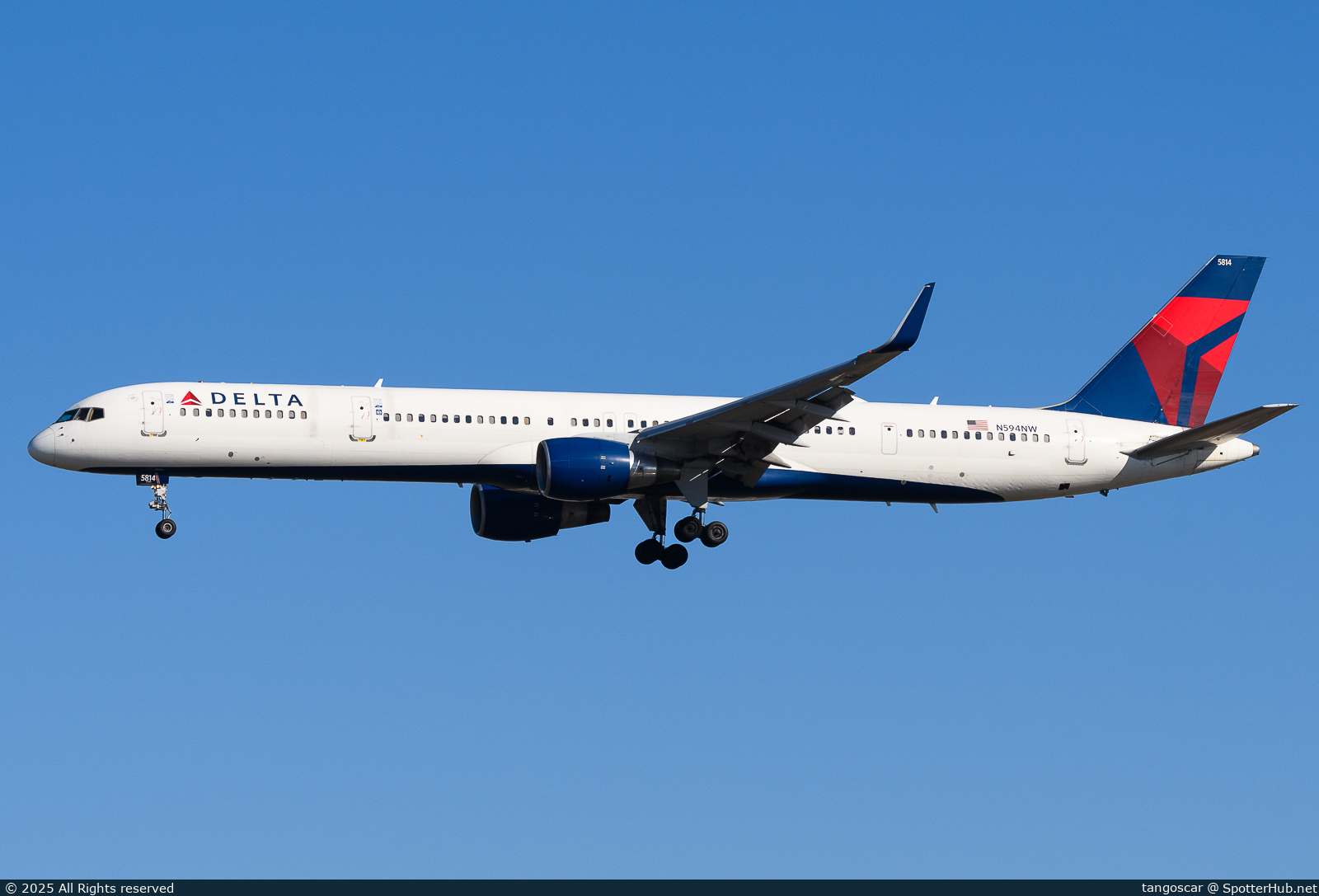 Photo of N594NW - Boeing 757-351 operated by Delta Air Lines