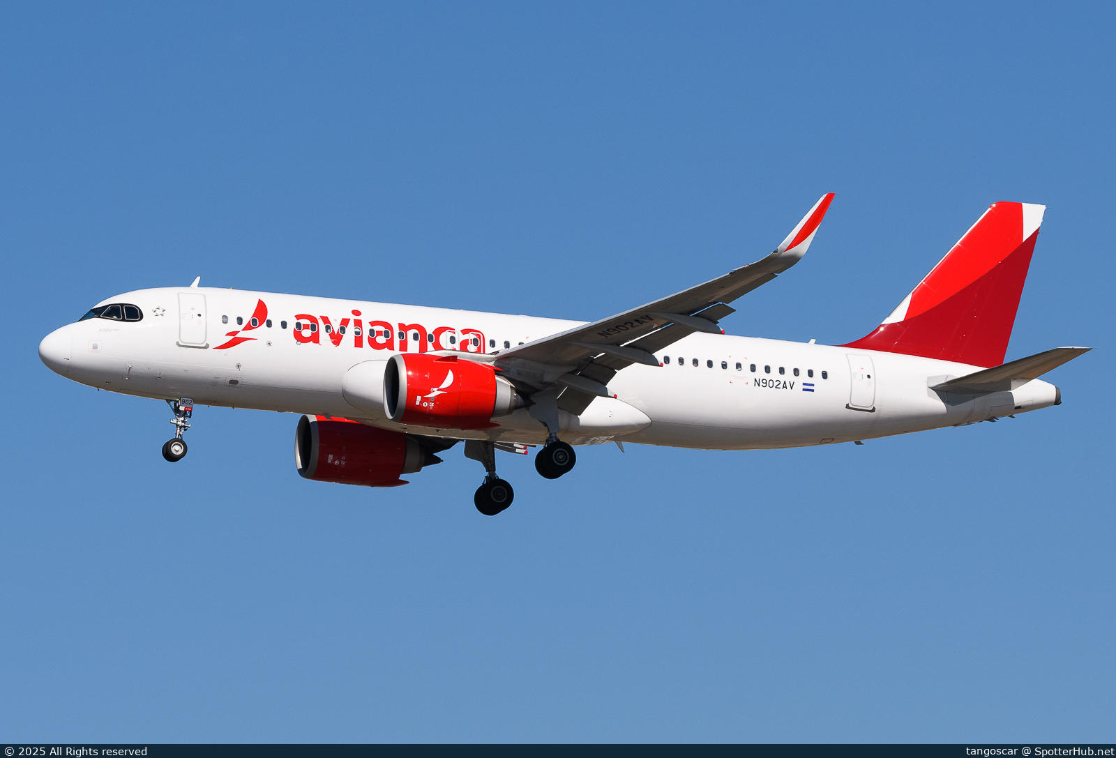 Photo of N902AV - Airbus A320-251N operated by Avianca El Salvador