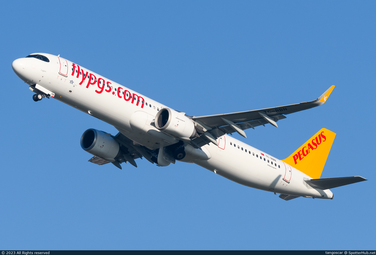 Photo of TC-RBN - Airbus A321-251NX operated by Pegasus Airlines