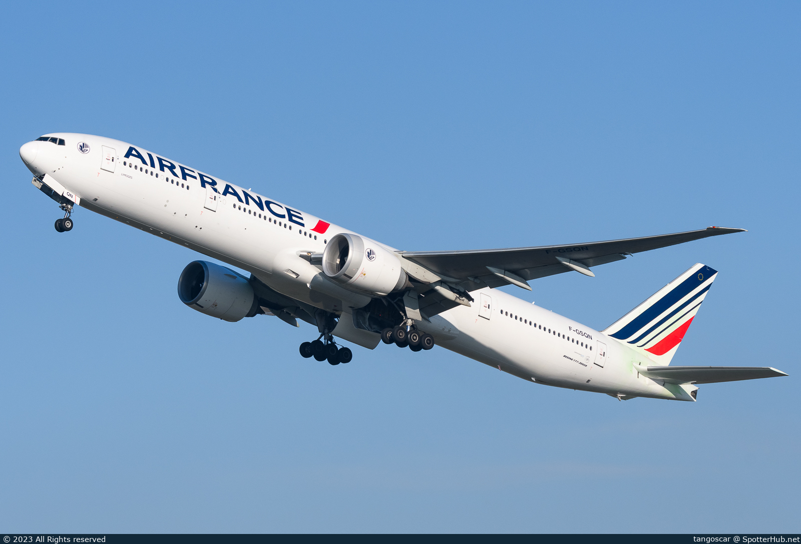 Photo of F-GSQN - Boeing 777-328(ER) operated by Air France