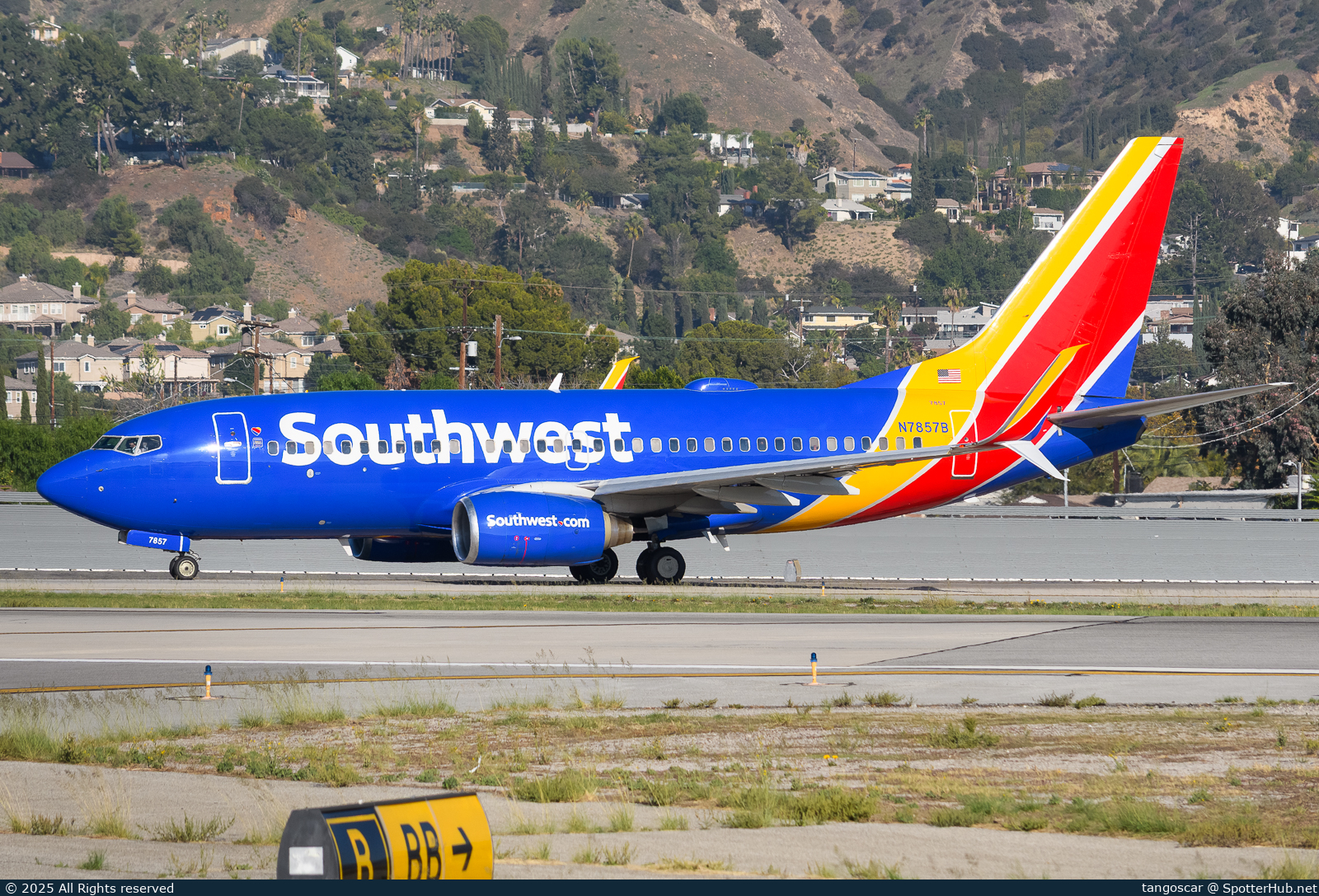 Photo of N7857B - Boeing 737-79P operated by Southwest Airlines