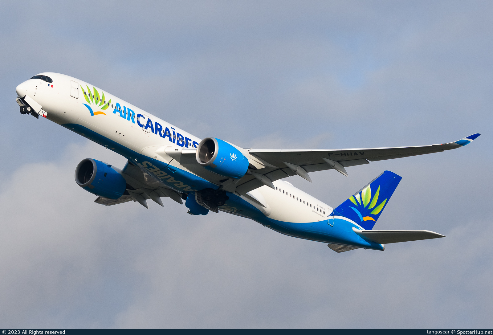 Photo of F-HHAV - Airbus A350-941 operated by Air Caraïbes
