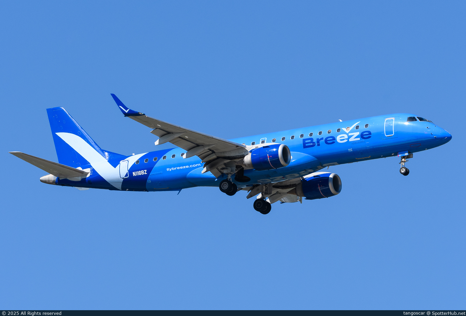 Photo of N116BZ - Embraer ERJ-190AR operated by Breeze Airways