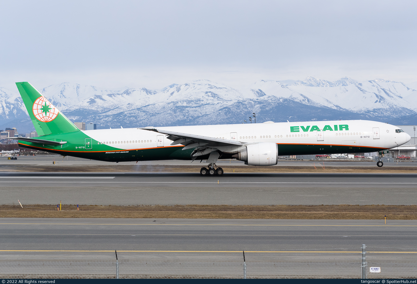 Photo of B-16712 - Boeing 777-35E(ER) operated by EVA Air