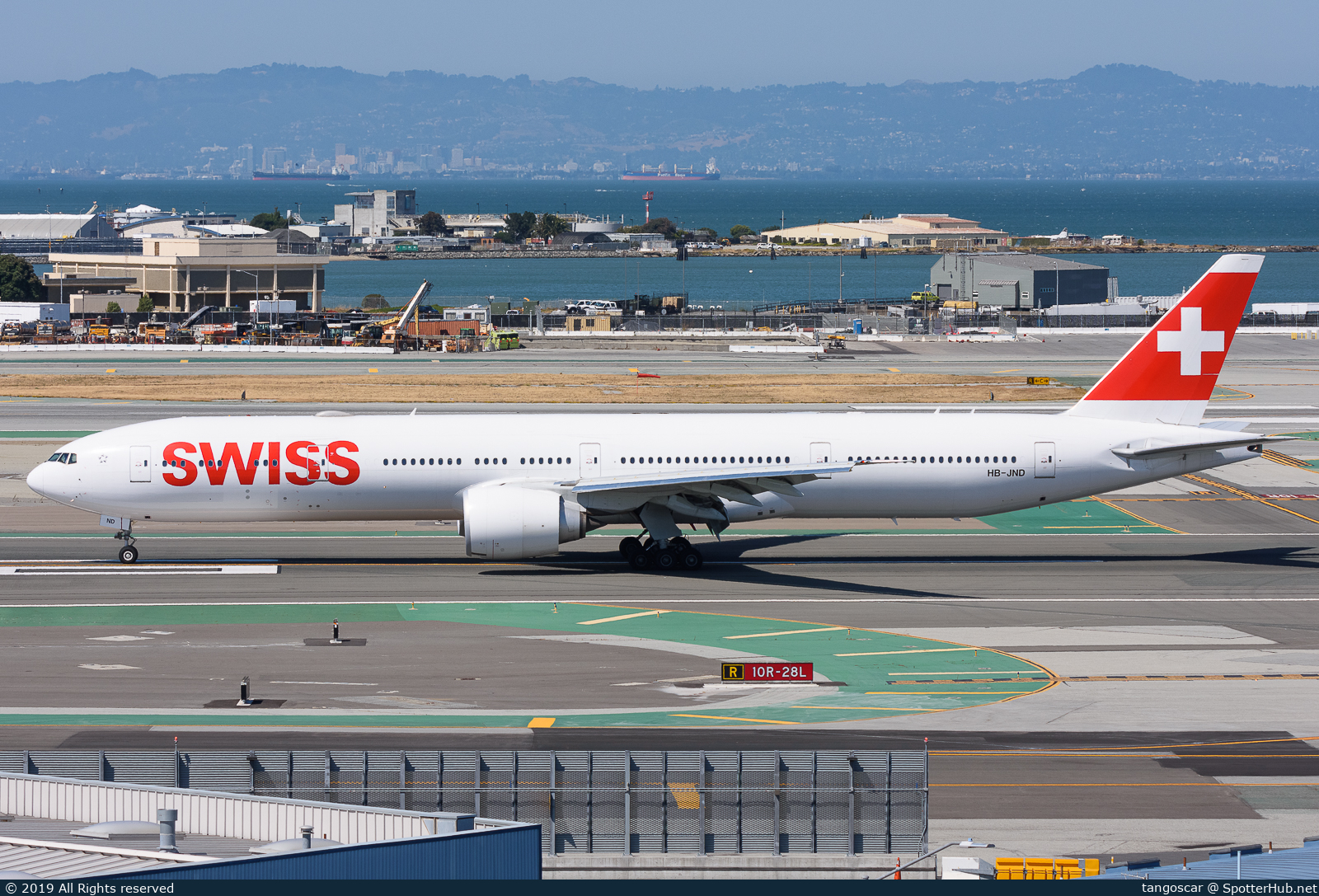 Photo of HB-JND - Boeing 777-3DE(ER) operated by Swiss International Air Lines