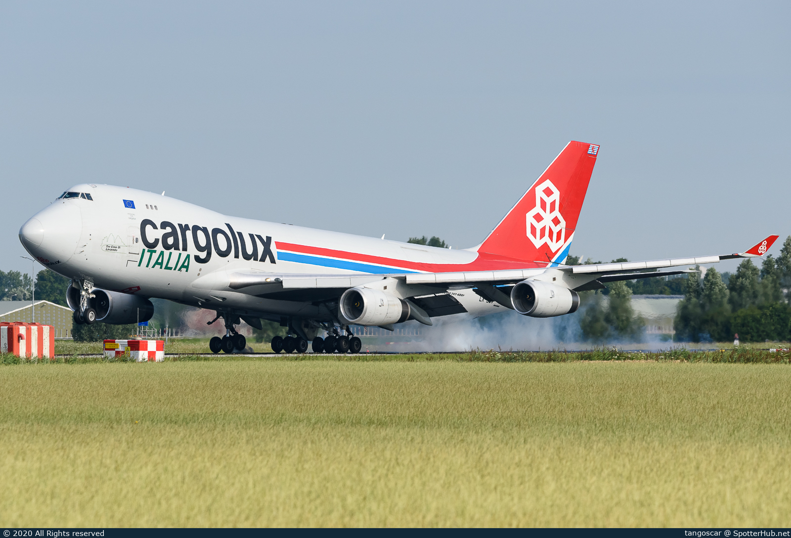 Photo of LX-SCV - Boeing 747-4R7F operated by Cargolux Italia