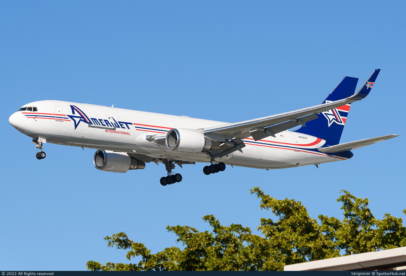 Photo of N432AX - Boeing 767-323(ER)(BDSF) operated by Amerijet International Airlines