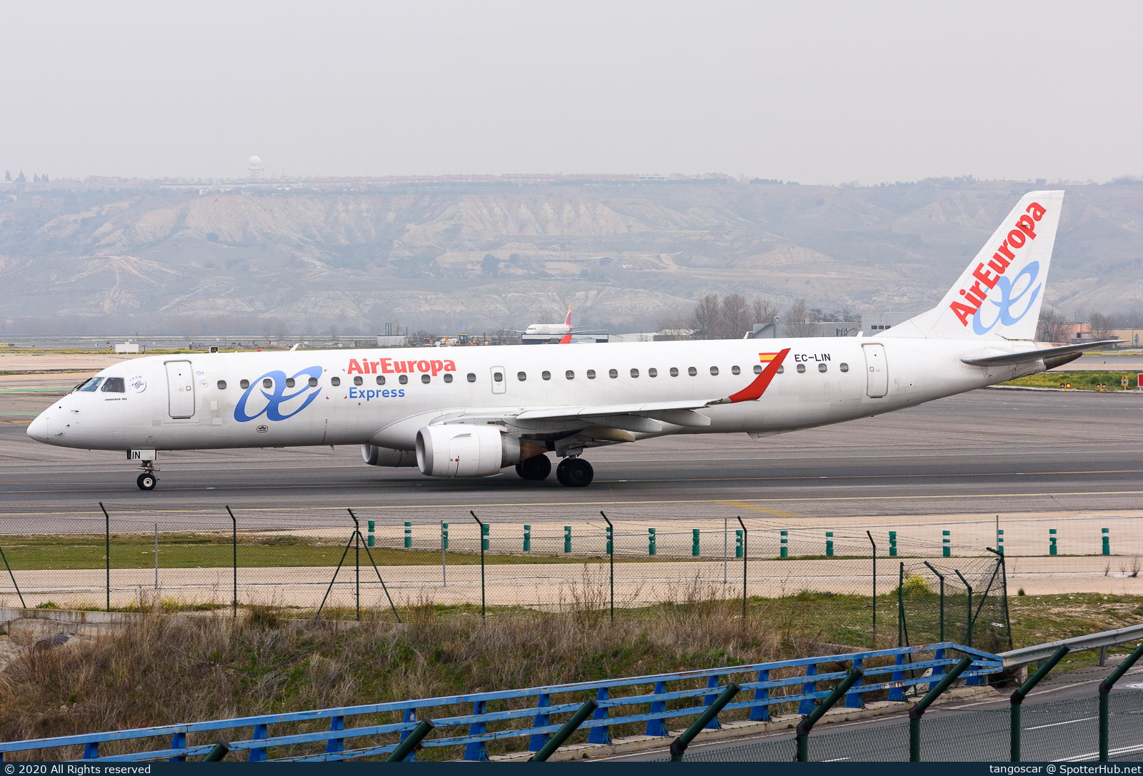 Photo of EC-LIN - Embraer ERJ-195LR operated by Air Europa Express (opb Aeronova)