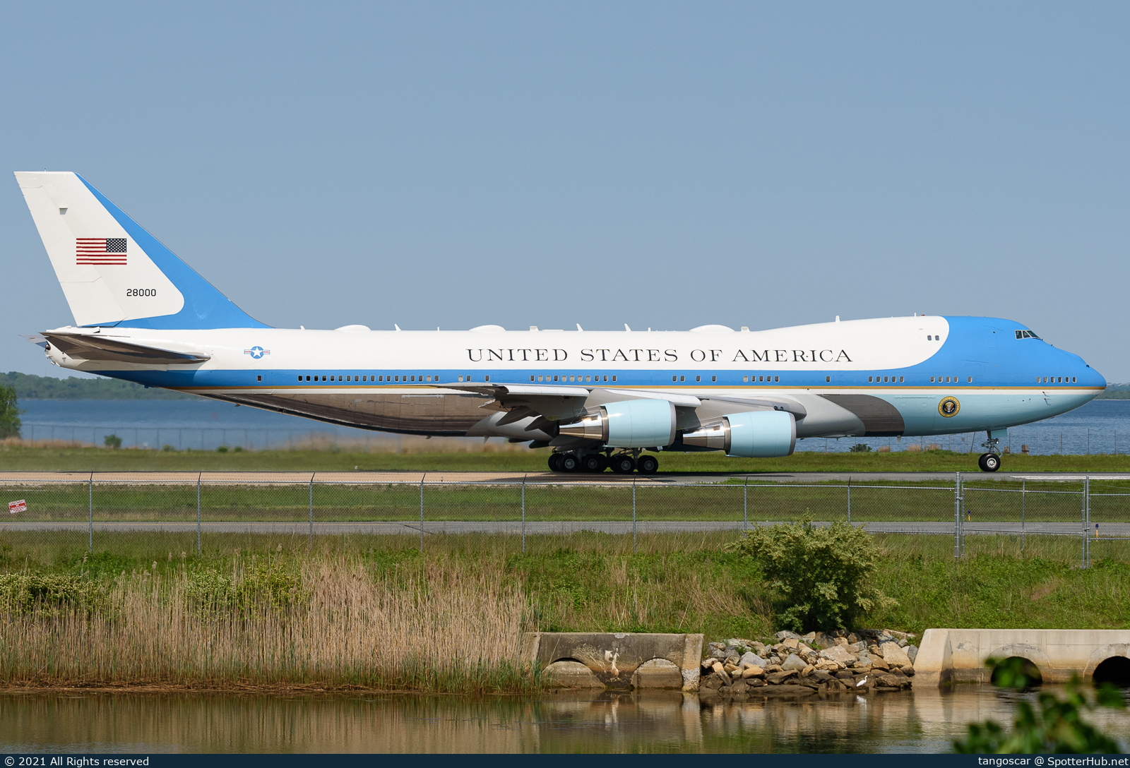 Photo of 82-8000 - Boeing VC-25A at Quonset State