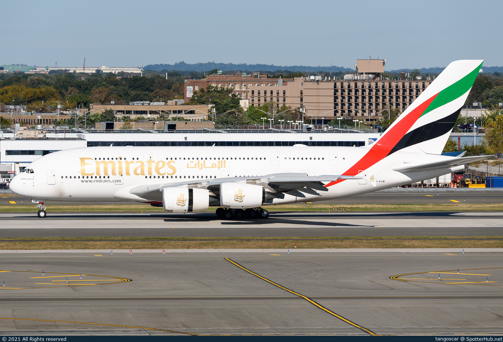 Photo of A6-EVM - Airbus A380-842 operated by Emirates