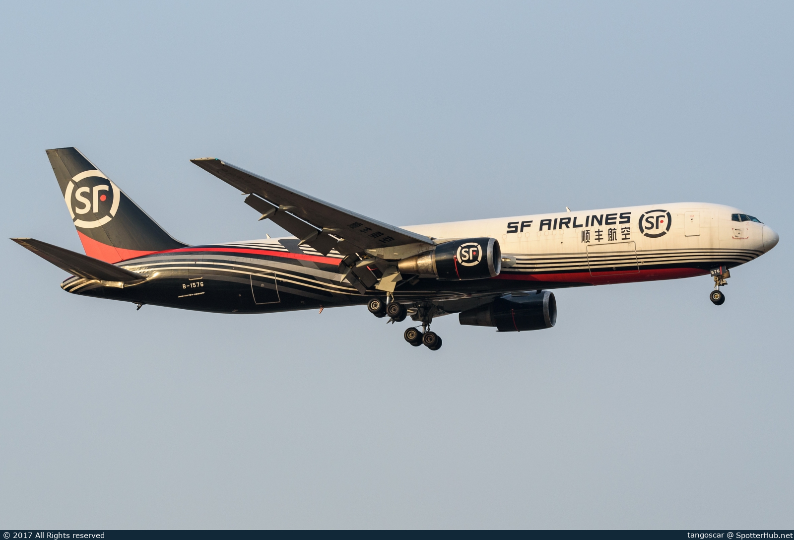 Photo of B-1576 - Boeing 767-338(ER)(BCF) operated by SF Airlines