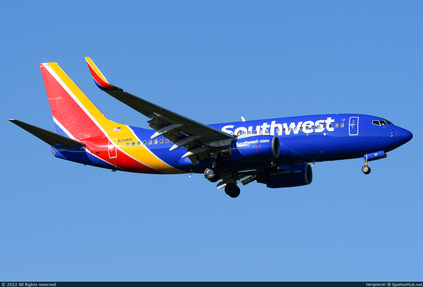 Photo of N211WN - Boeing 737-7H4 operated by Southwest Airlines