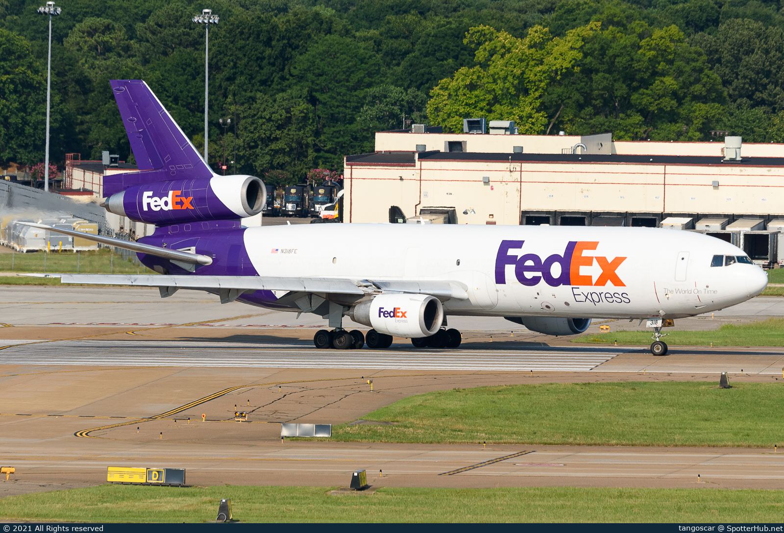 Photo of N318FE - McDonnell Douglas MD-10-30(F) operated by FedEx